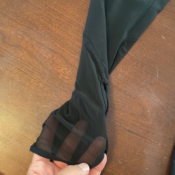 Lululemon cropped leggings - Picture 2 of 7
